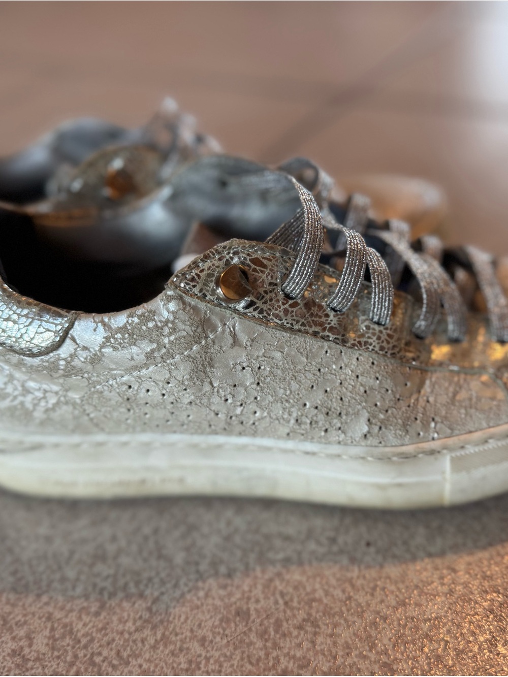 P448 Metallic Crackle Low-Top Sneaker in Silver